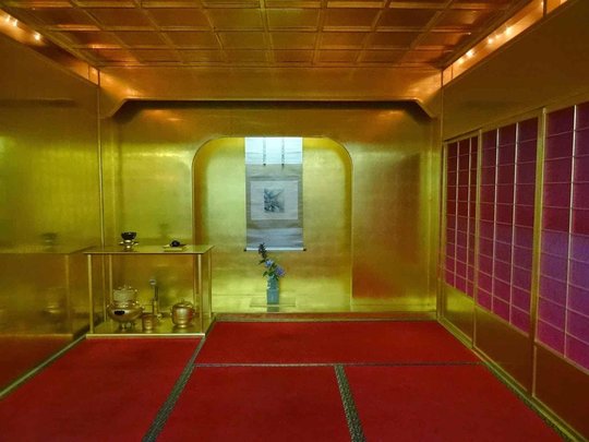 Golden_room_s.jpg