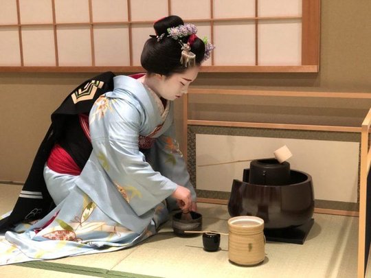 maiko-tea-fumiyuki.jpg